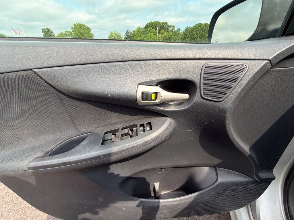 Used 2009 Toyota Corolla S FWD image 12
