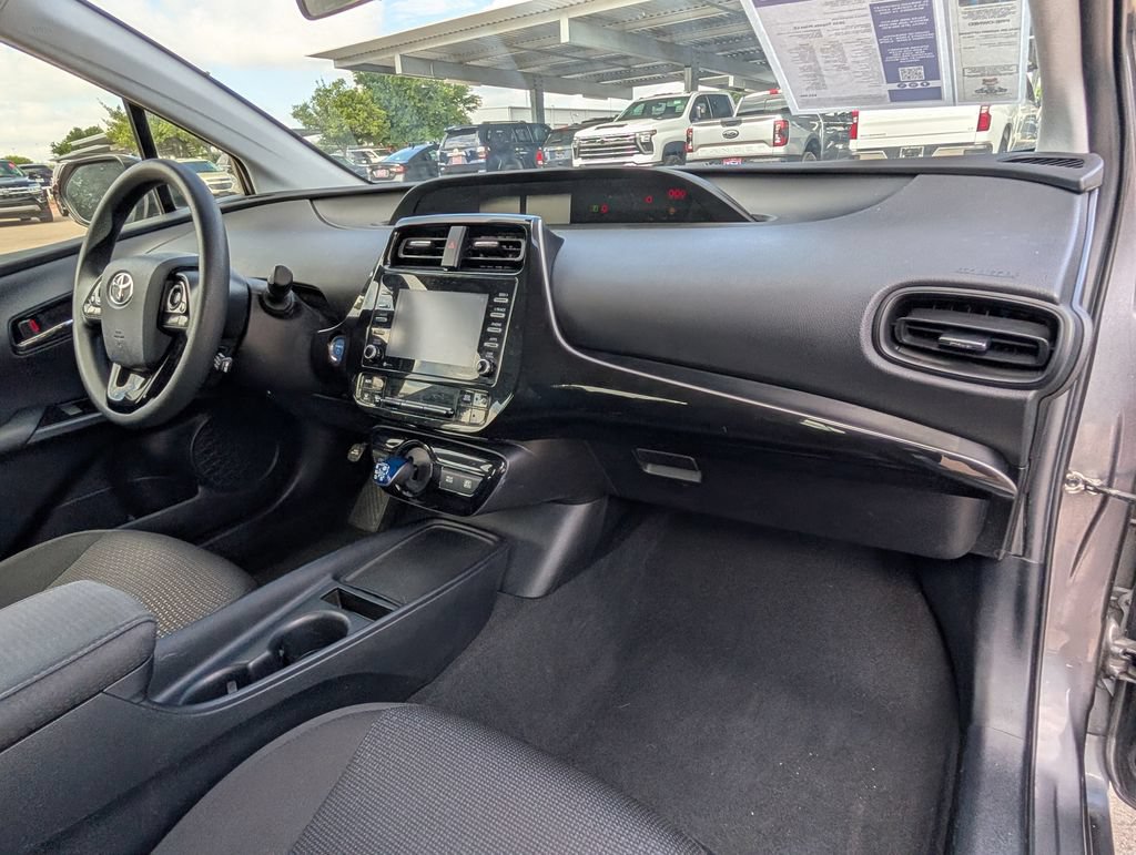 Used 2021 Toyota Prius LE FWD image 22