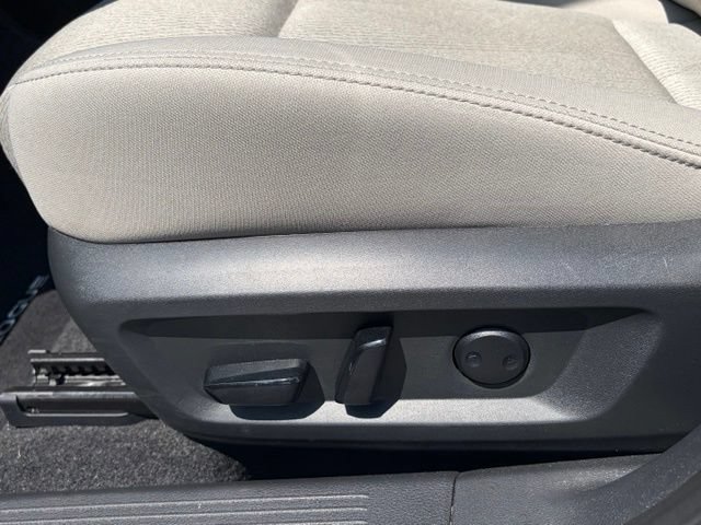 Certified 2025 Nissan Rogue SV AWD/4WD image 16