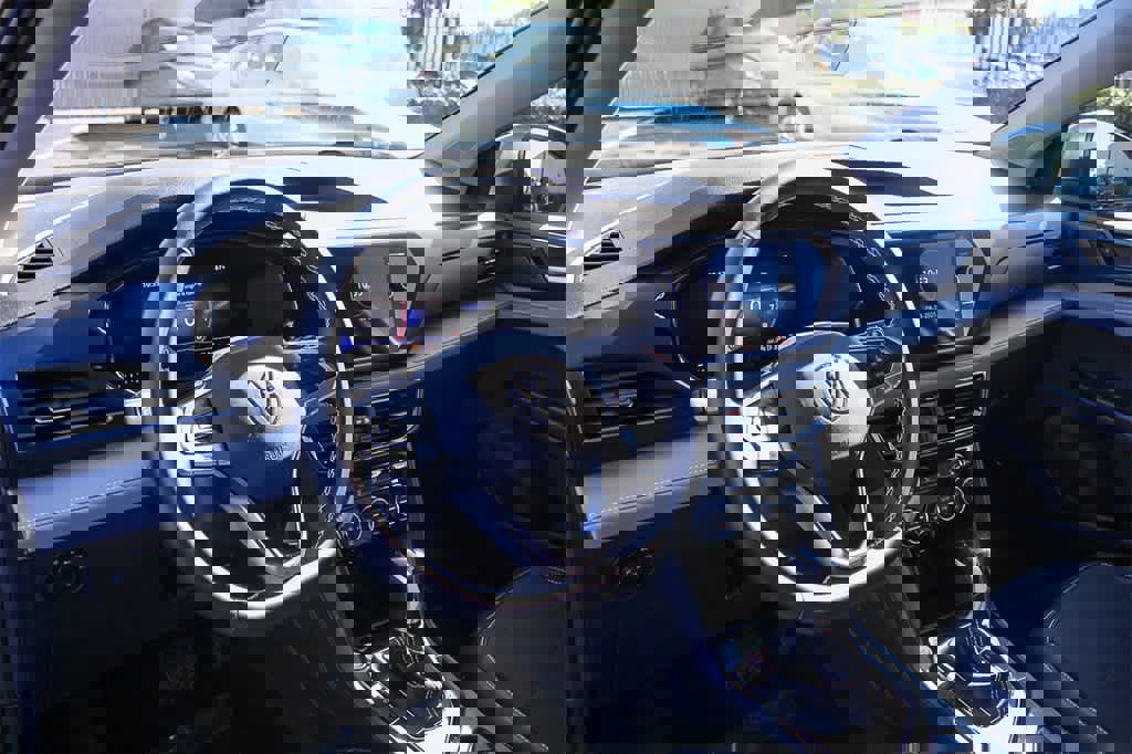 Used 2024 Volkswagen Taos SE image 24