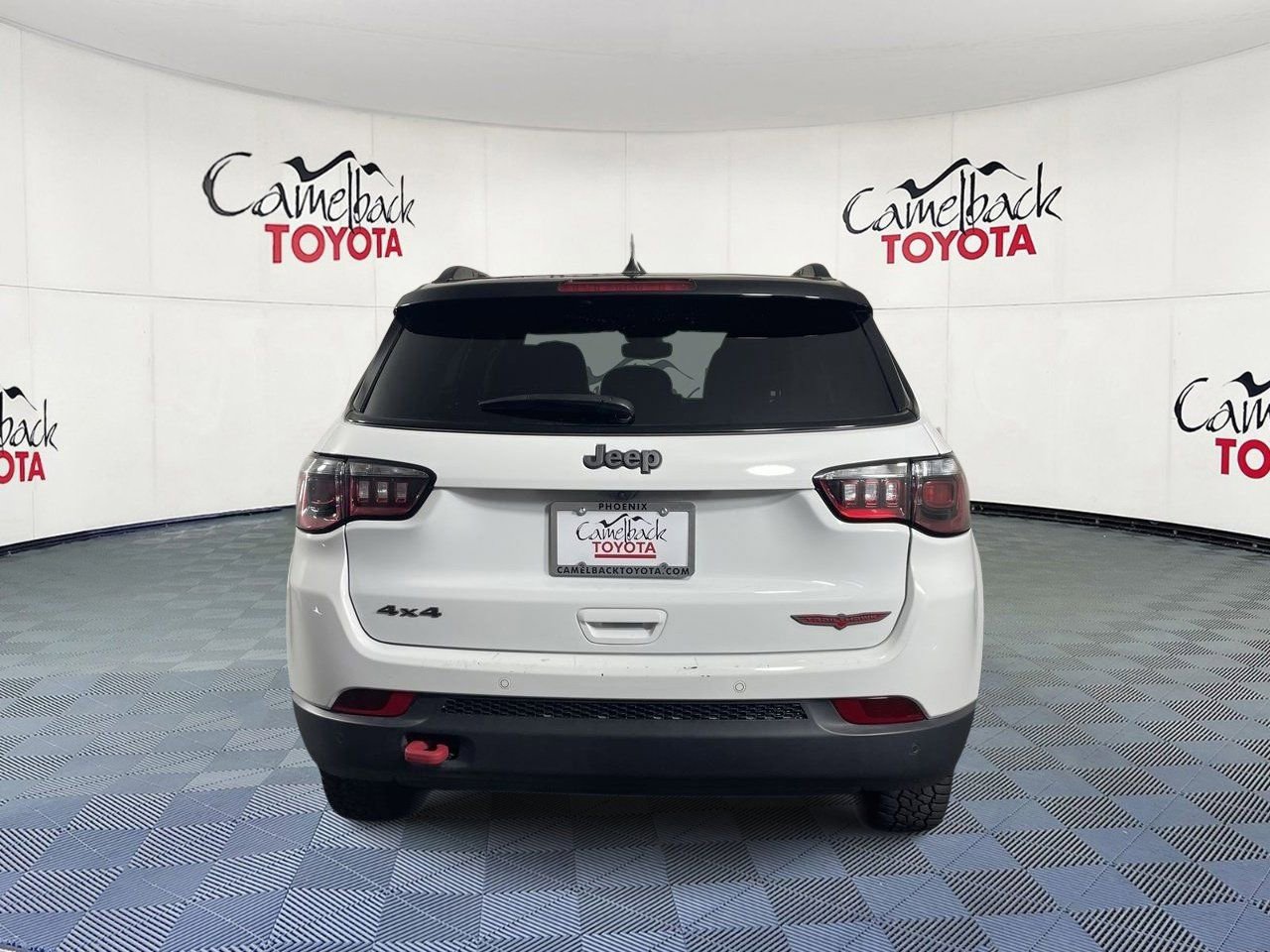 Used 2025 Jeep Compass Trailhawk AWD/4WD image 6