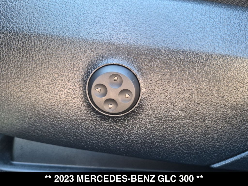 Used 2023 Mercedes-Benz GLC 300 4MATIC image 20