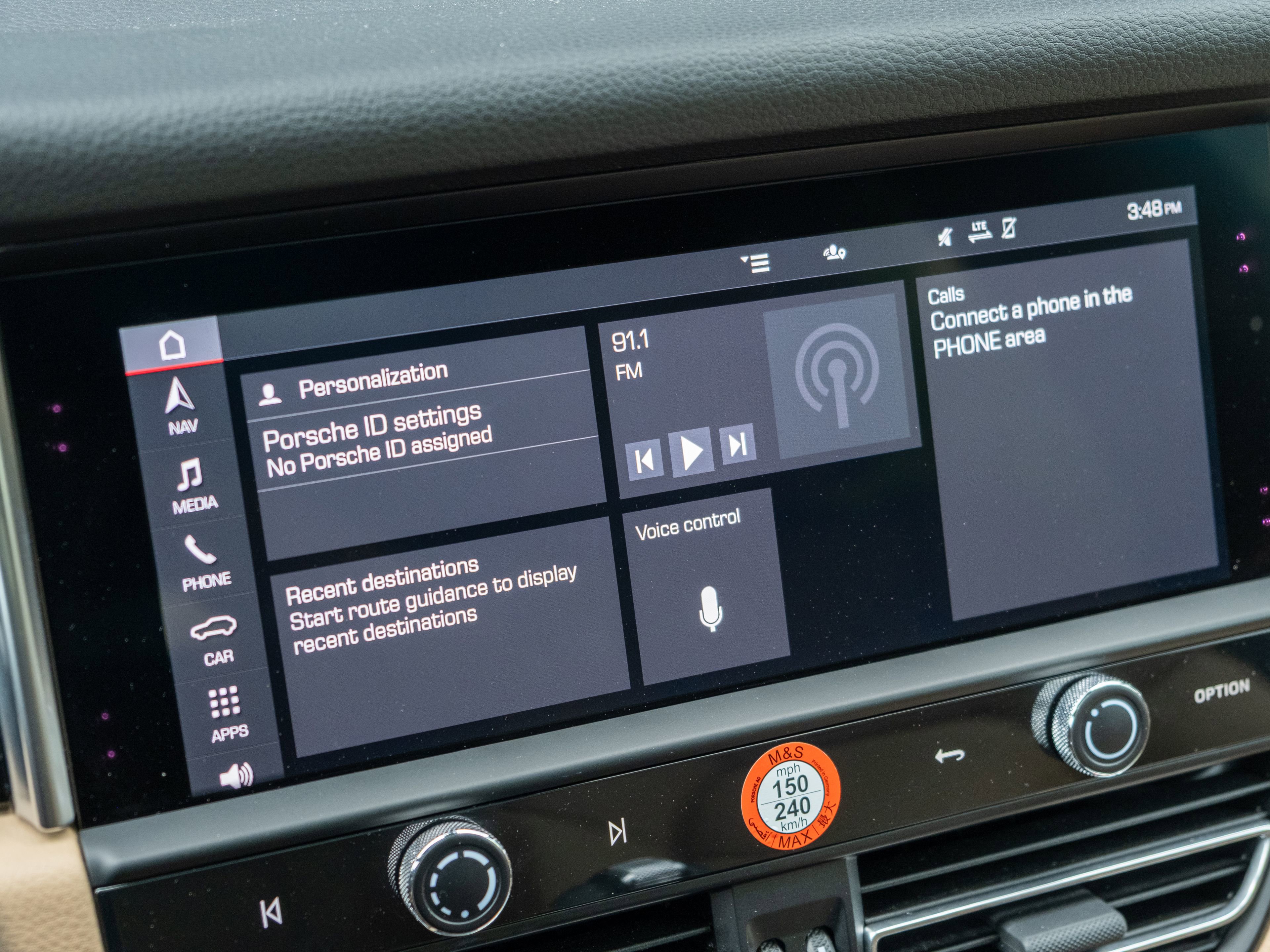 Certified 2023 Porsche Macan AWD/4WD image 24