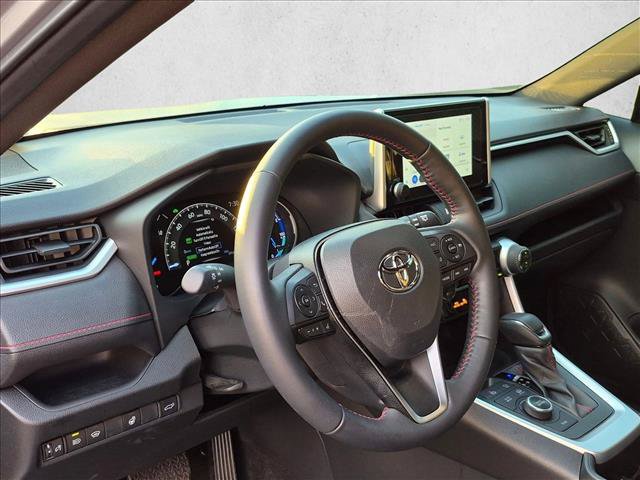 Used 2025 Toyota RAV4 SE w/ Weather & Moonroof Package AWD/4WD image 8