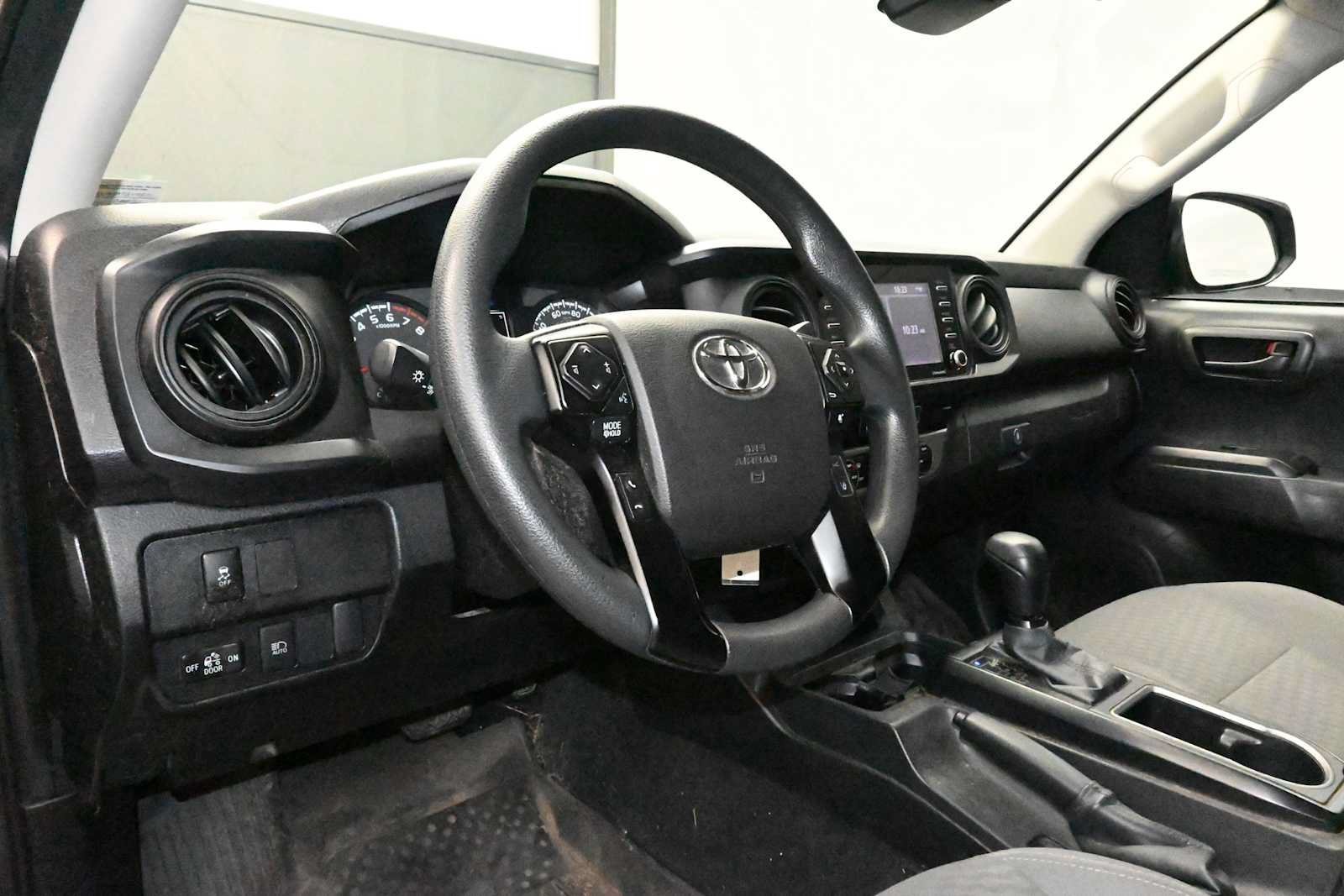 Used 2022 Toyota Tacoma SR AWD/4WD image 10