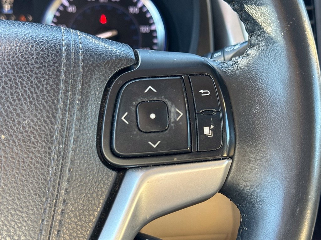 Used 2015 Toyota Highlander XLE AWD/4WD image 21