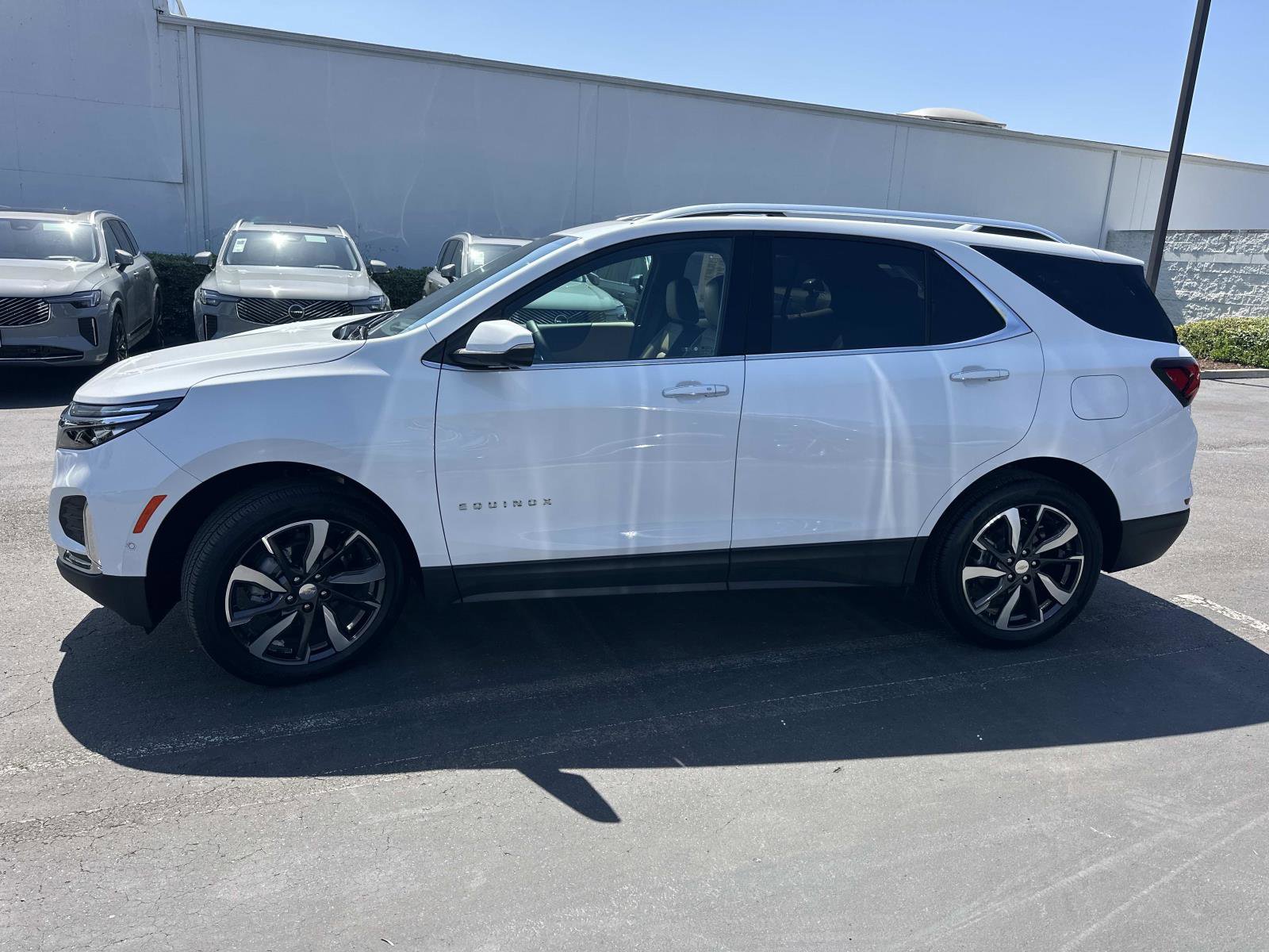 Used 2023 Chevrolet Equinox Premier image 7