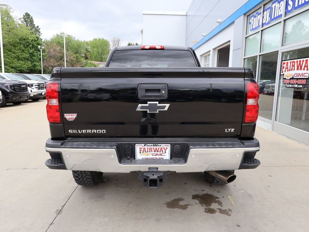 Used 2015 Chevrolet Silverado 2500 LTZ w/ LTZ Plus Package AWD/4WD image 9