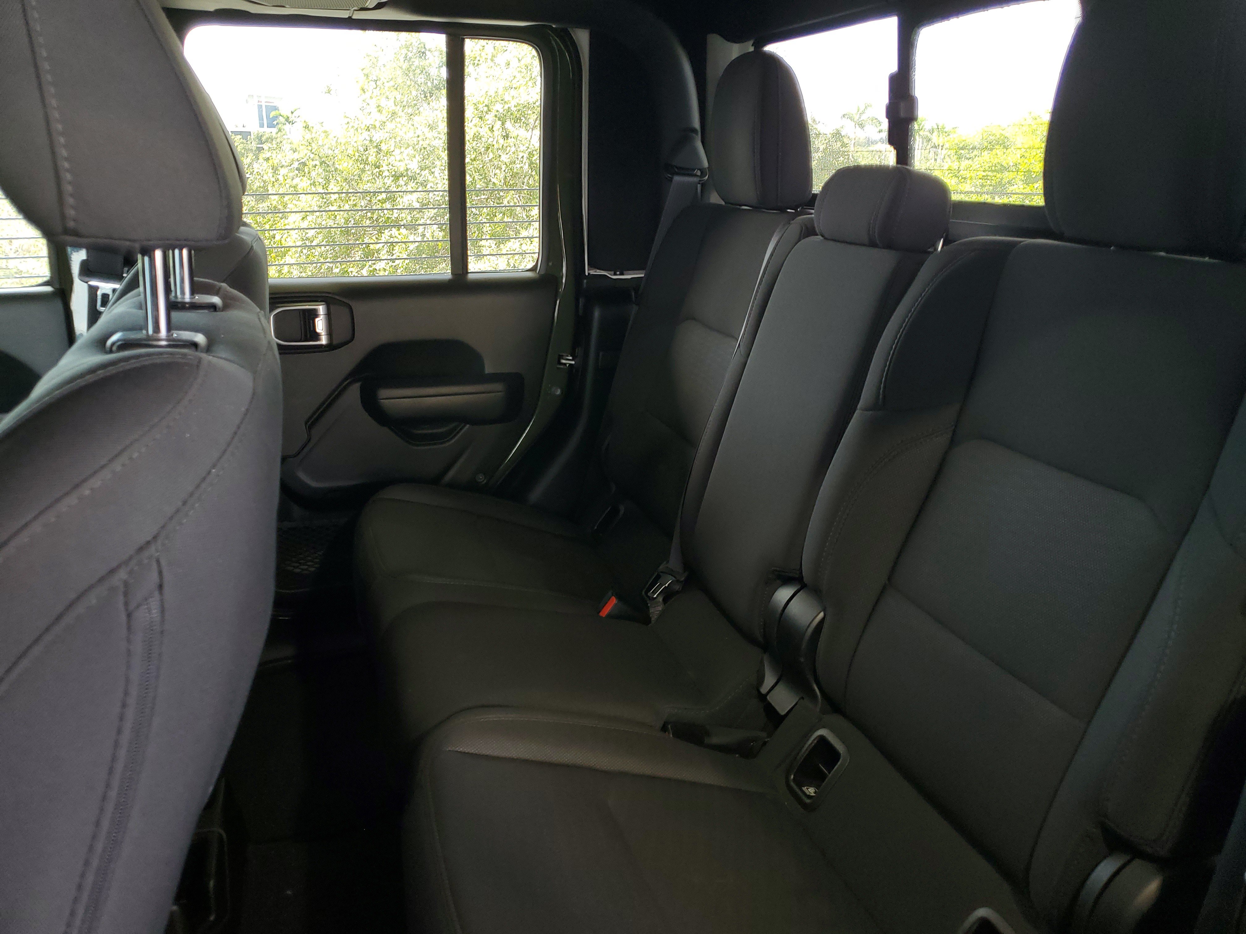 Used 2022 Jeep Gladiator Sport AWD/4WD image 8