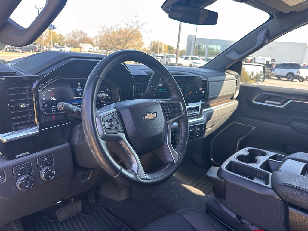 Used 2023 Chevrolet Silverado 1500 LT AWD/4WD image 15