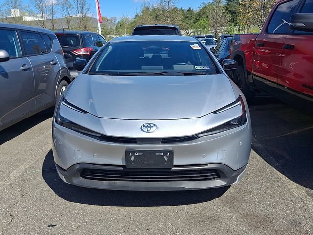 Used 2023 Toyota Prius LE image 3