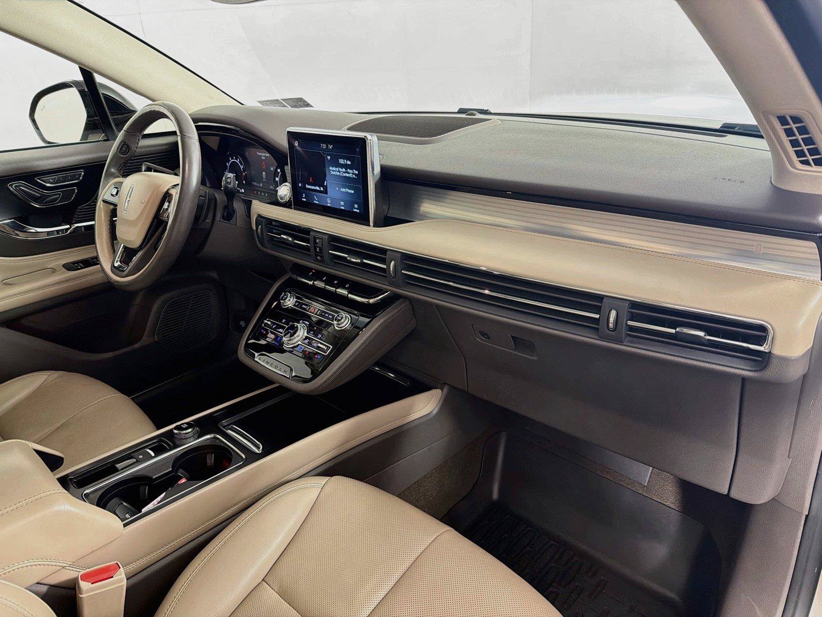 Used 2021 Lincoln Corsair AWD w/ Premium Package image 32