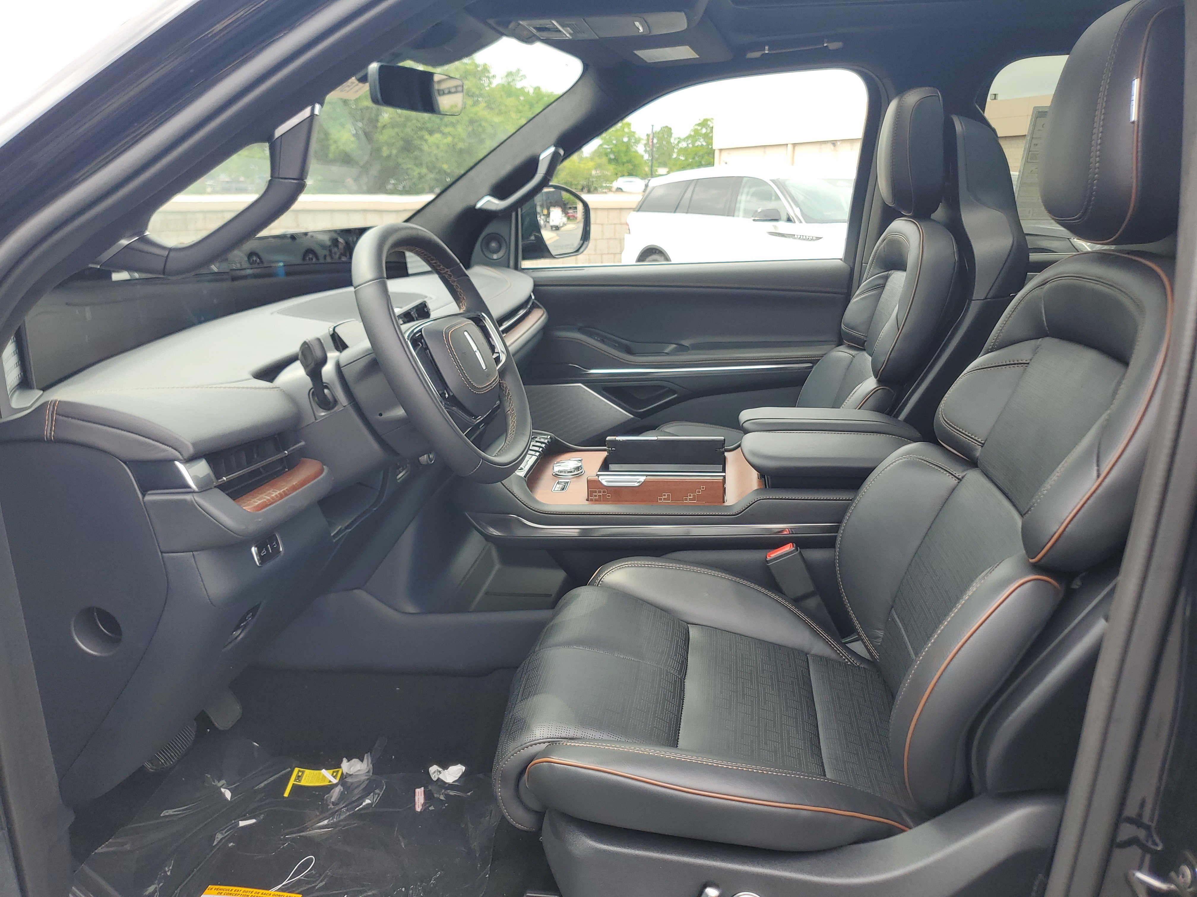 New 2026 Lincoln Navigator L Black Label AWD/4WD image 12