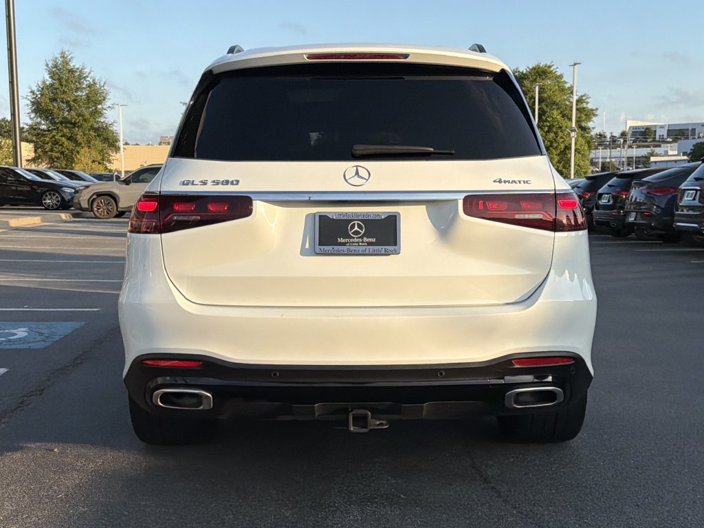 Used 2025 Mercedes-Benz GLS 580 4MATIC image 4