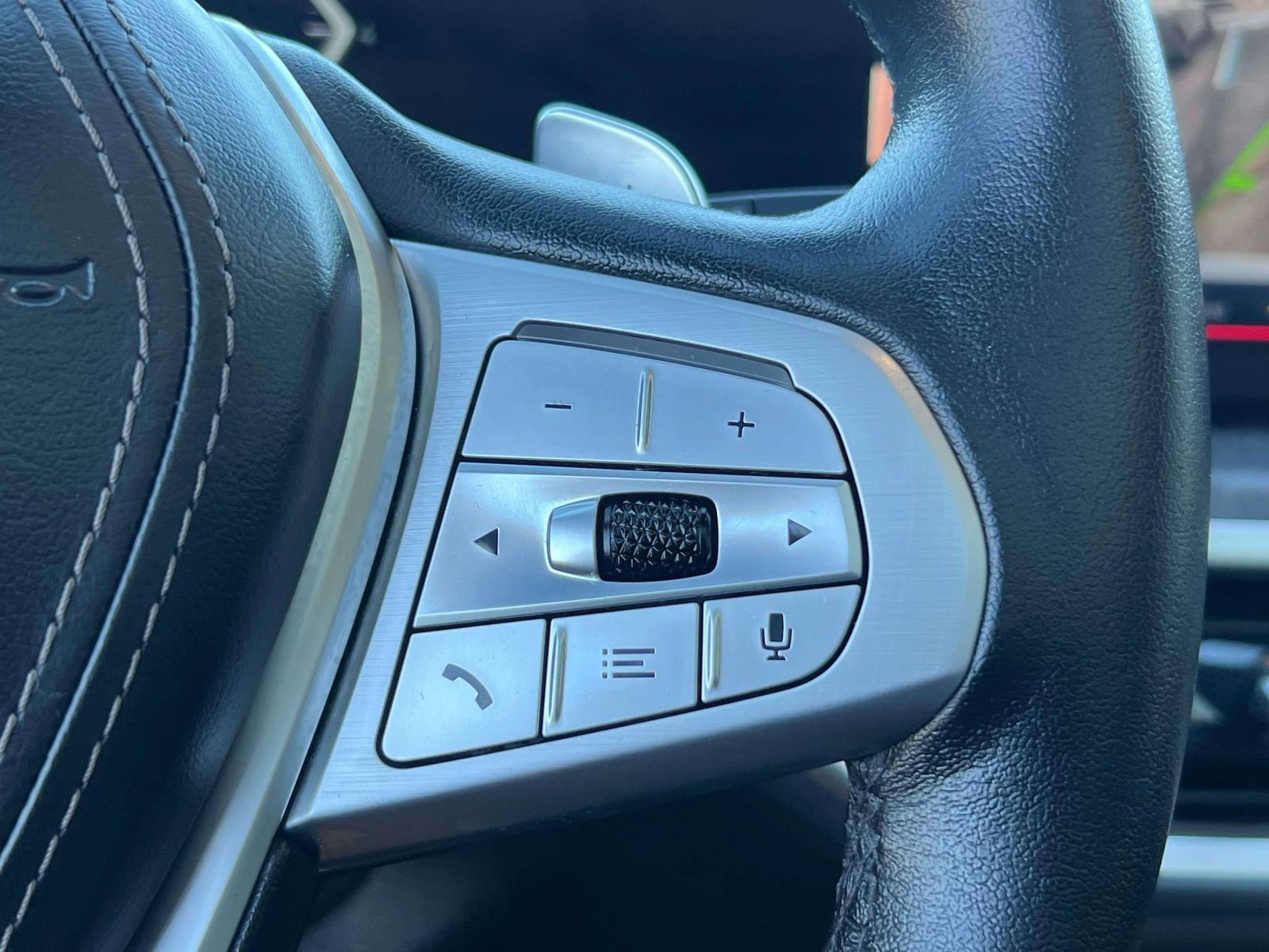 Used 2023 BMW X7 xDrive40i w/ Executive Package image 23