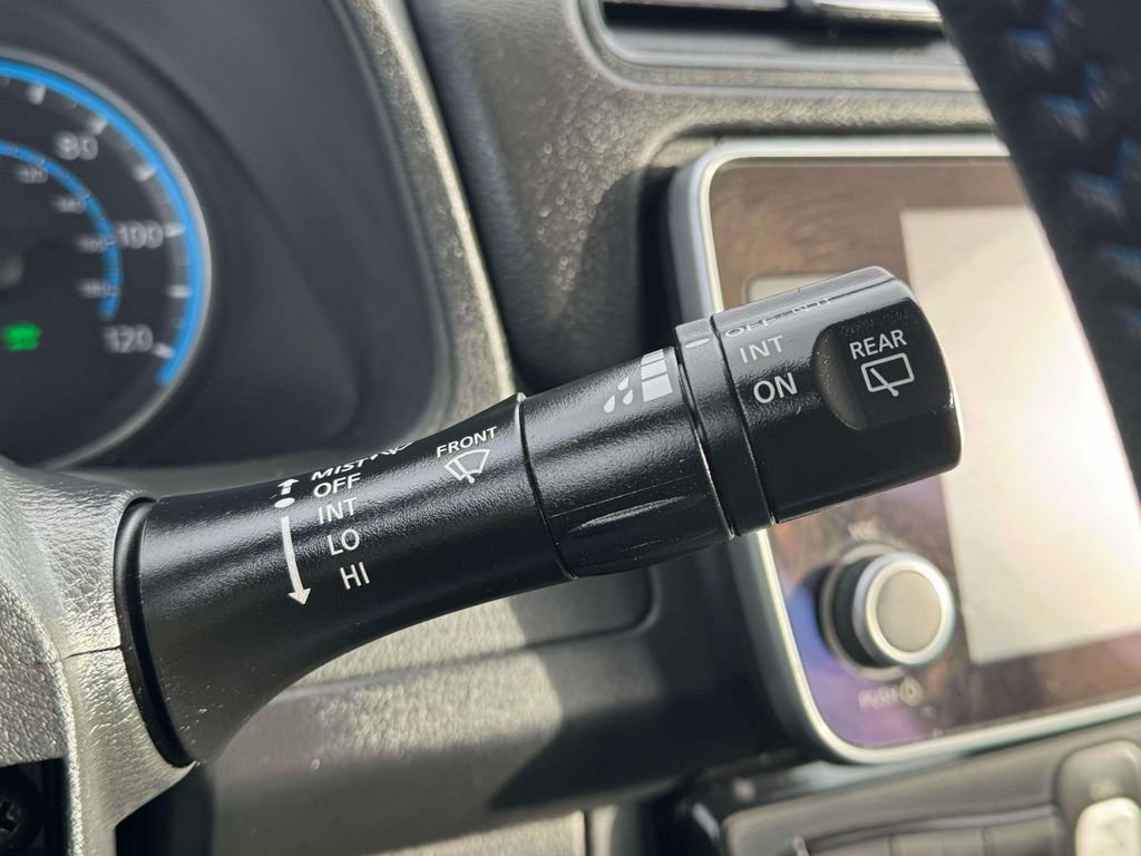 Certified 2025 Nissan Leaf SV Plus image 24