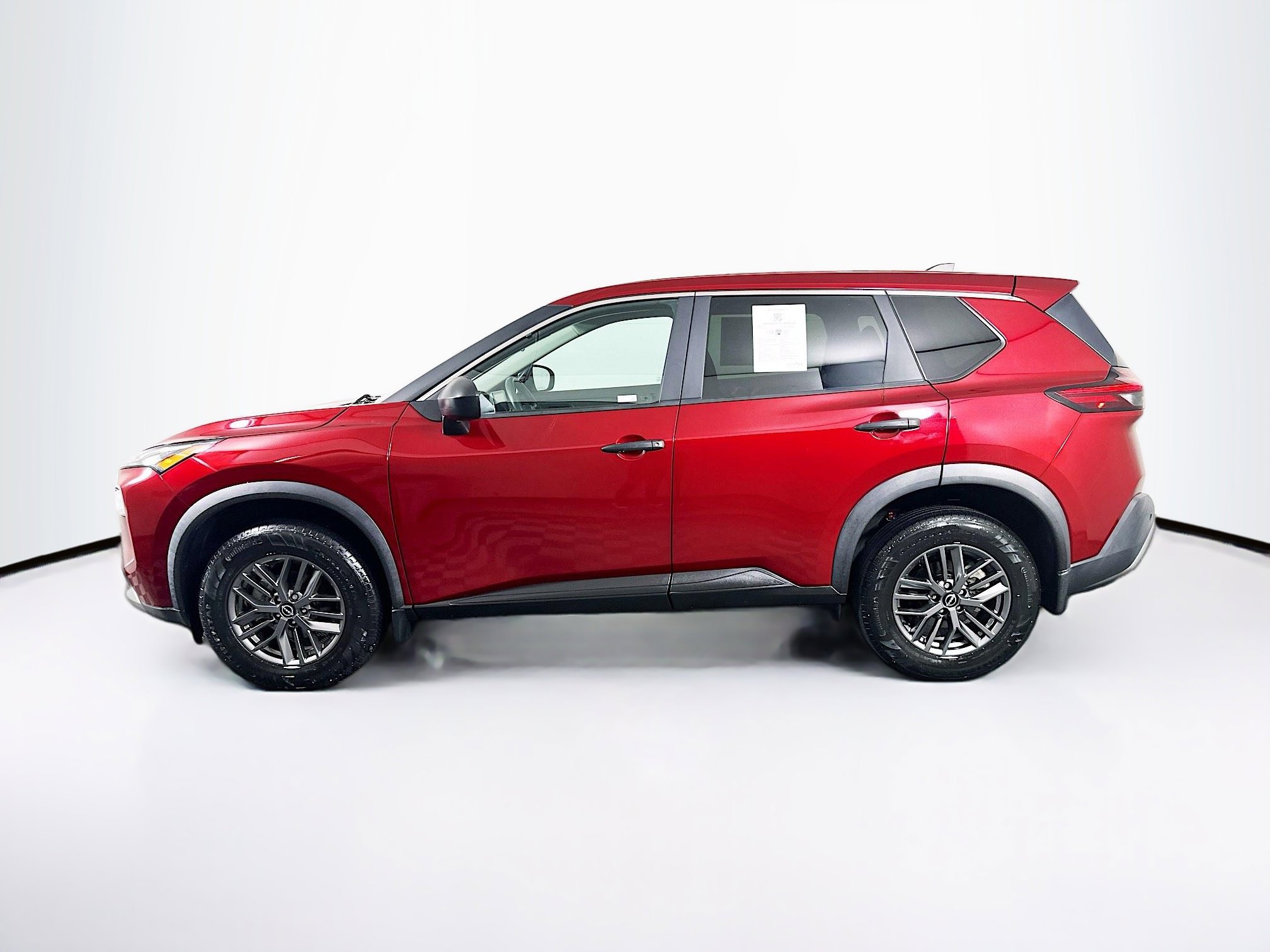 Used 2023 Nissan Rogue S image 4