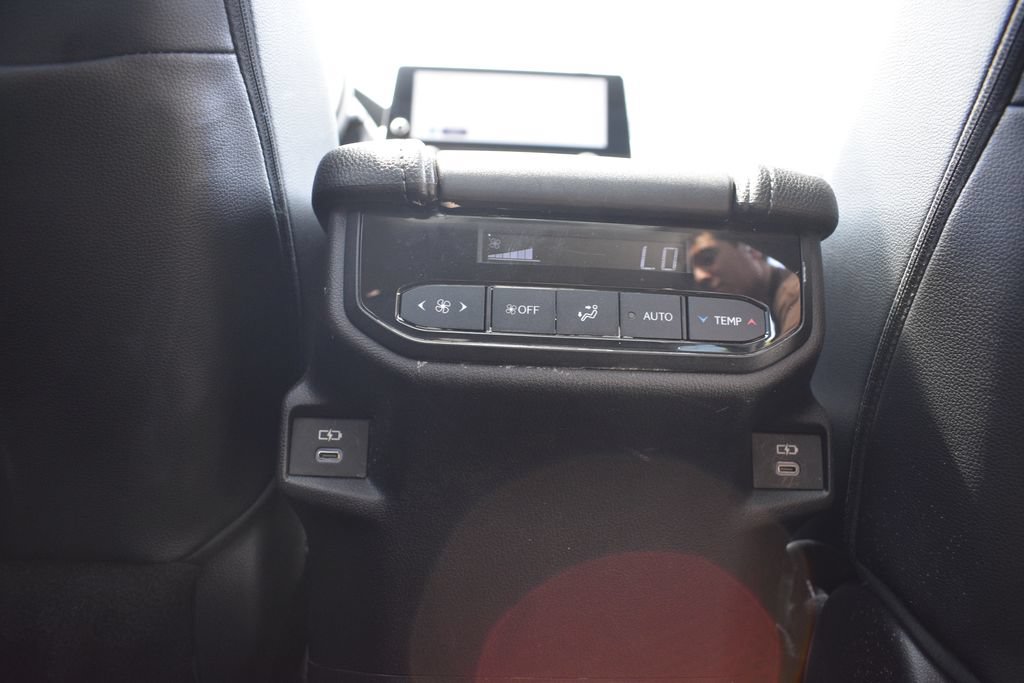 Used 2025 Toyota Grand Highlander FWD image 28