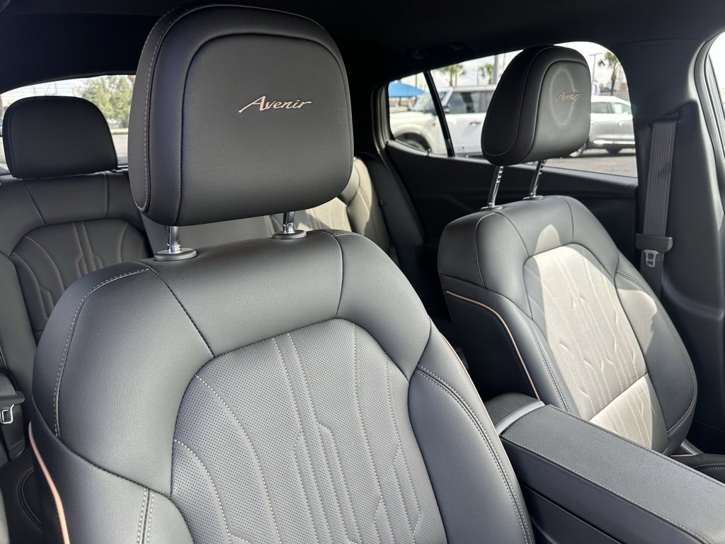 Used 2025 Buick Envista Avenir image 24