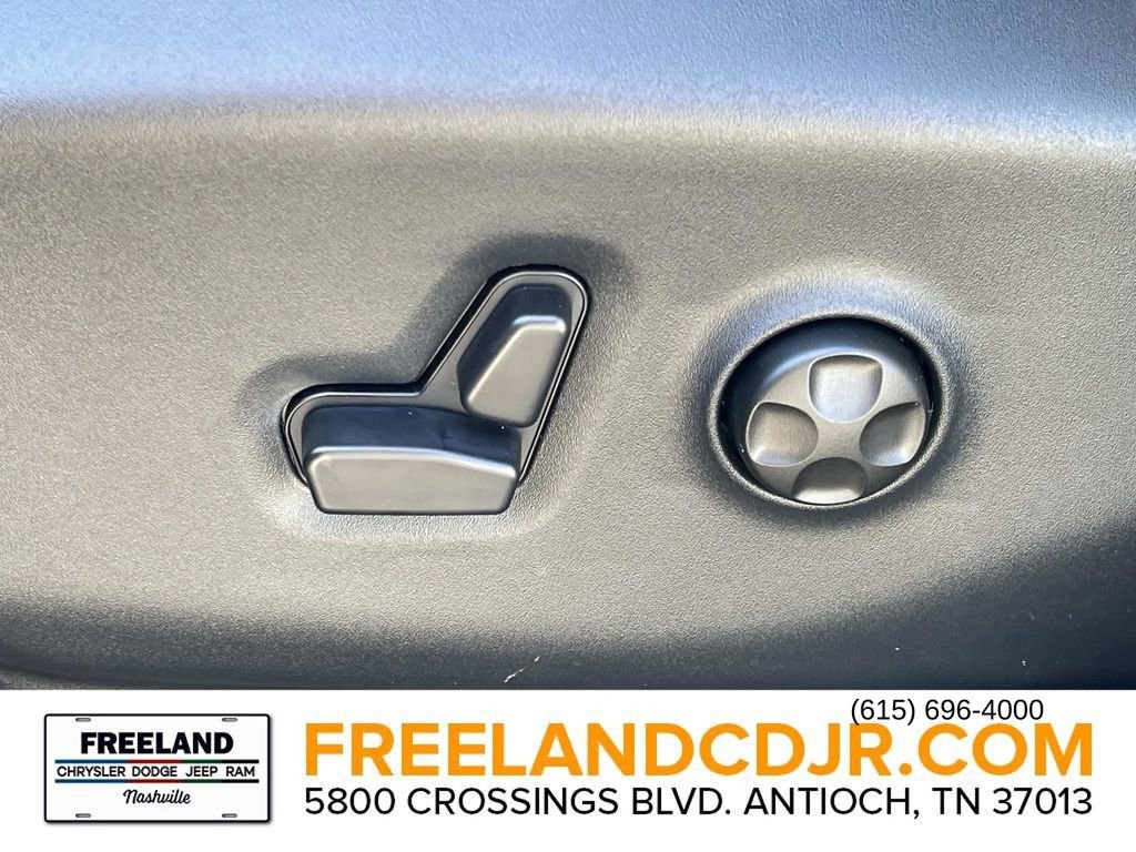 New 2026 Chrysler Pacifica Select image 20