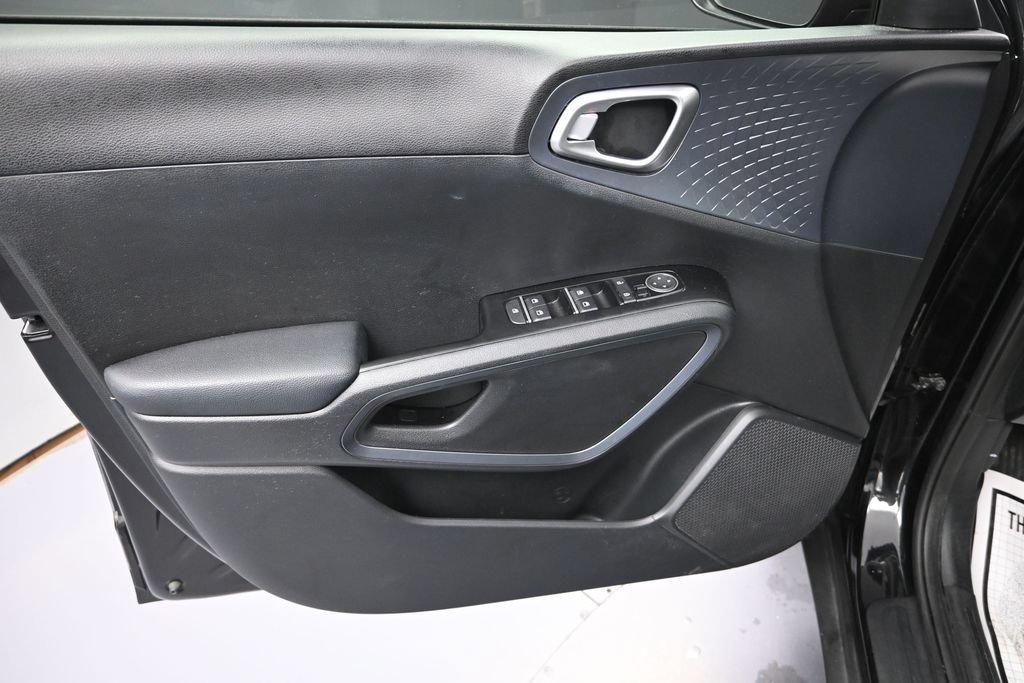 Certified 2023 Kia Soul EX FWD image 9