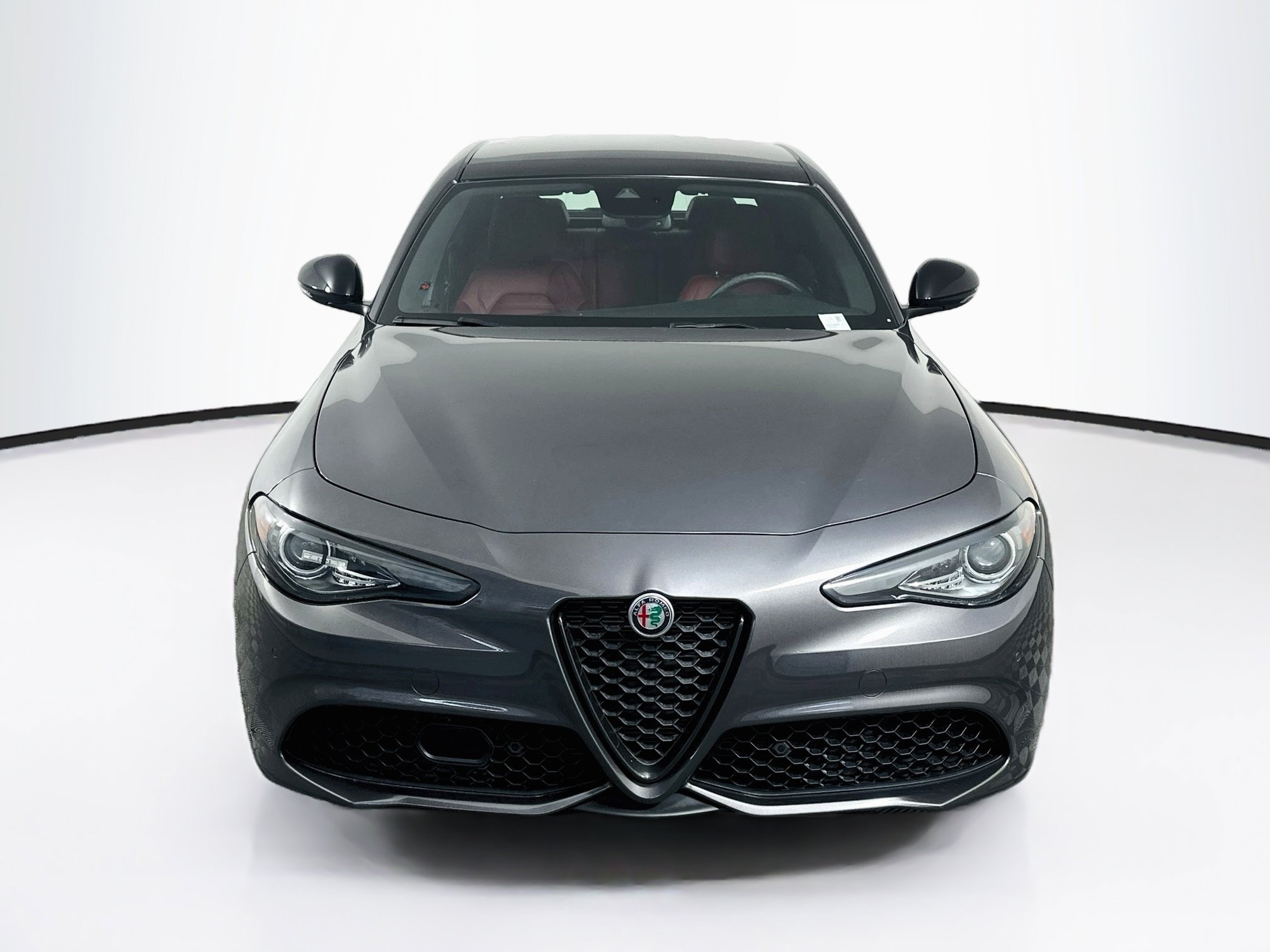 Used 2023 Alfa Romeo Giulia Veloce RWD image 2