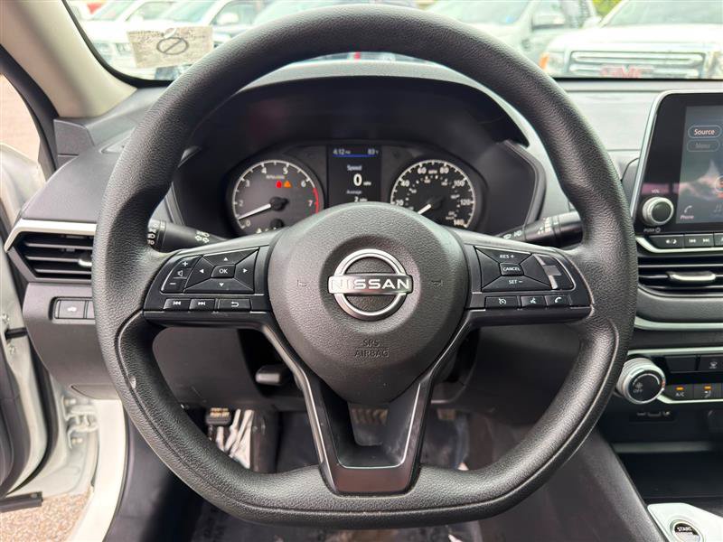 Used 2025 Nissan Altima 2.5 S FWD image 14