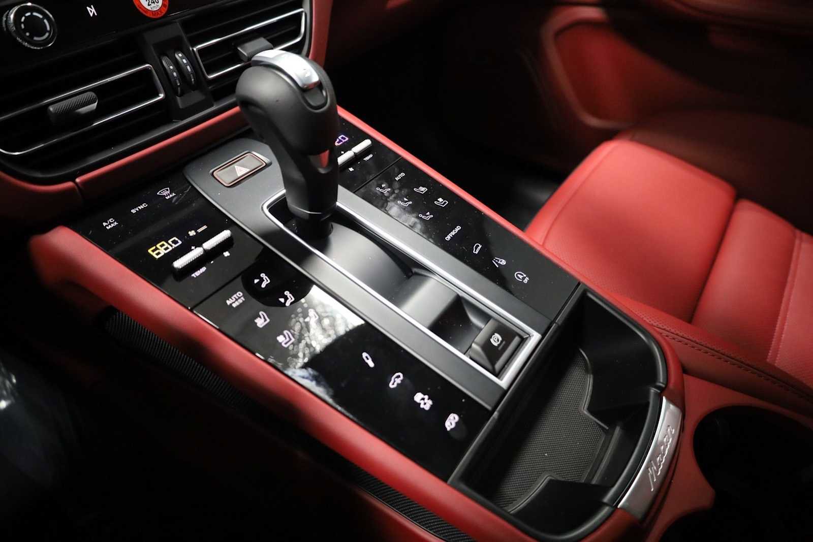 New 2026 Porsche Macan GTS image 31