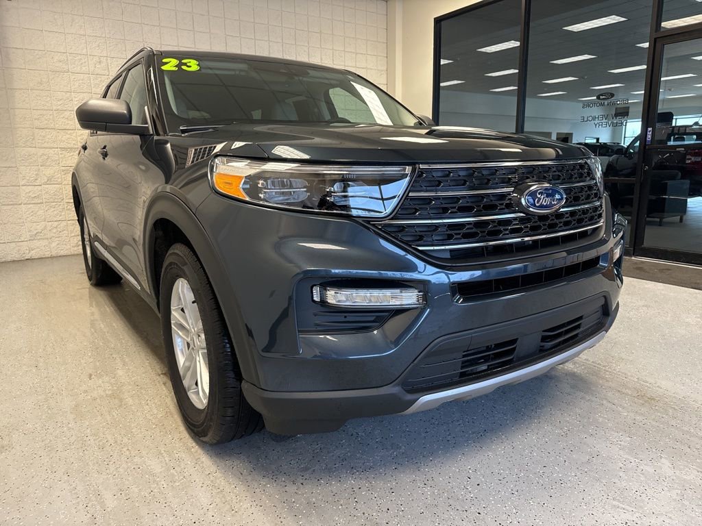 Used 2023 Ford Explorer XLT w/ Equipment Group 202A image 11