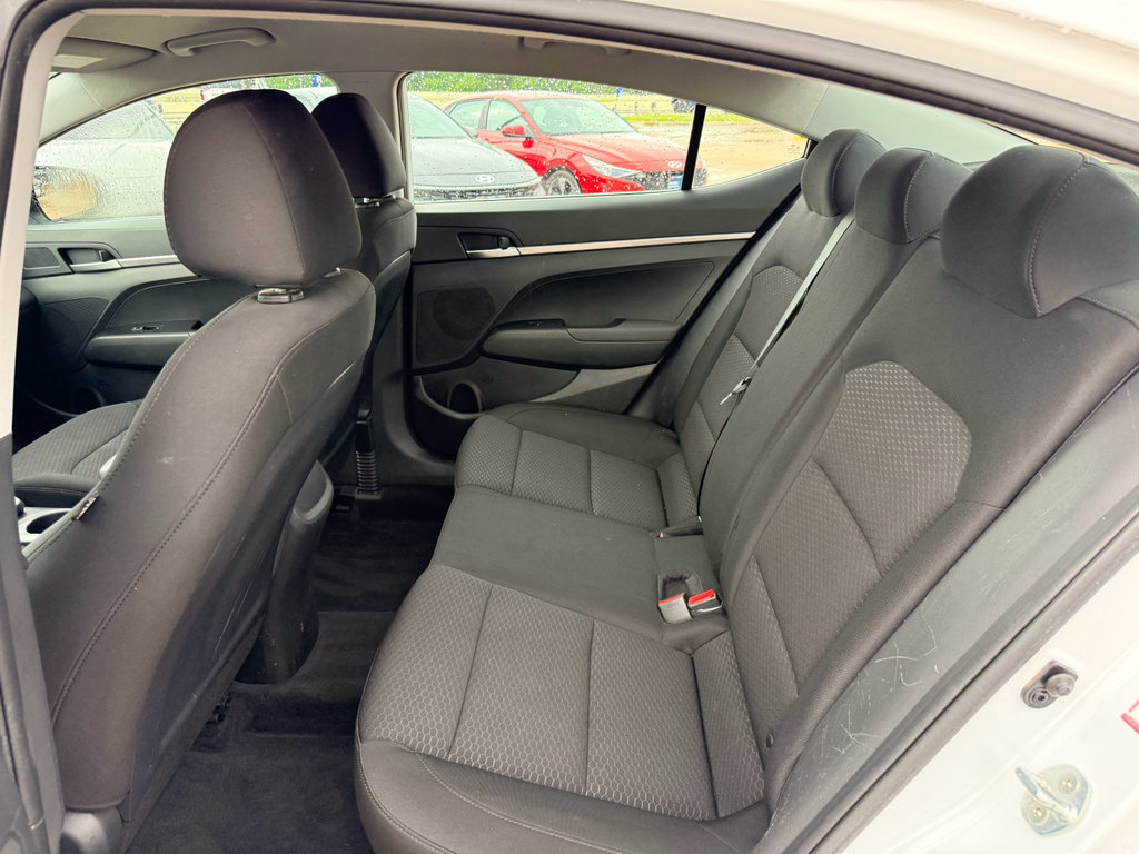 Used 2020 Hyundai Elantra SE w/ Cargo Package (C1) FWD image 18