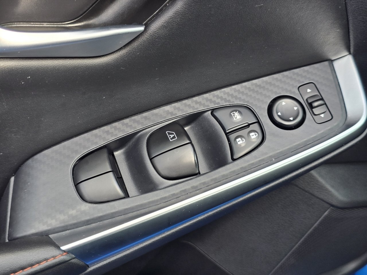 Used 2025 Nissan Sentra SR FWD image 24
