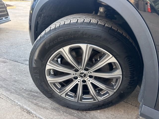 Used 2024 Mercedes-Benz GLC 300 4MATIC image 11