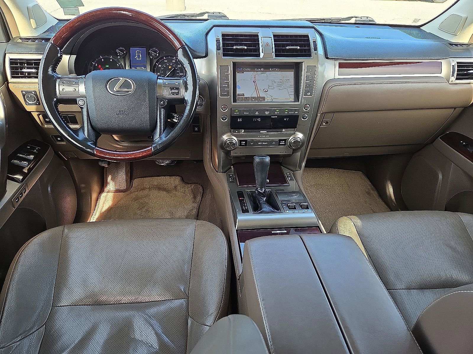 Used 2017 Lexus GX 460 Premium w/ Premium Package image 11