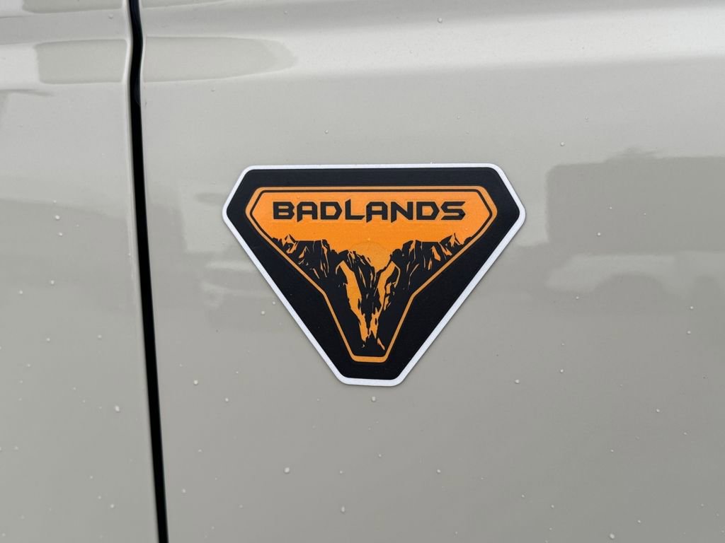 New 2025 Ford Bronco Badlands image 12