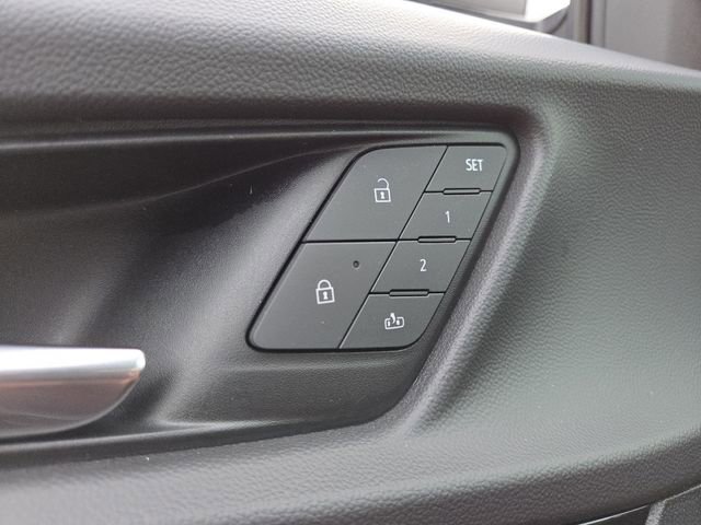 Used 2025 Chevrolet Equinox RS w/ Safety and Technology Package FWD image 11