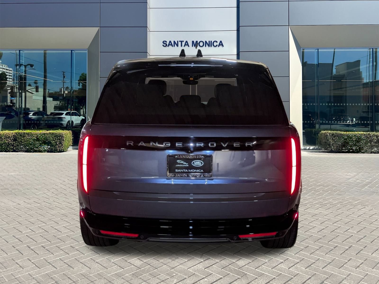 New 2025 Land Rover Range Rover SE image 8