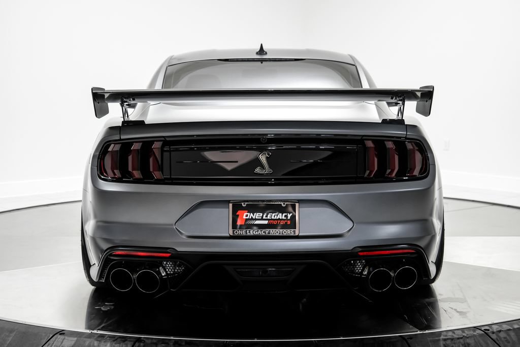 Used 2022 Ford Mustang Shelby GT500 w/ Carbon Fiber Track Pack RWD image 10