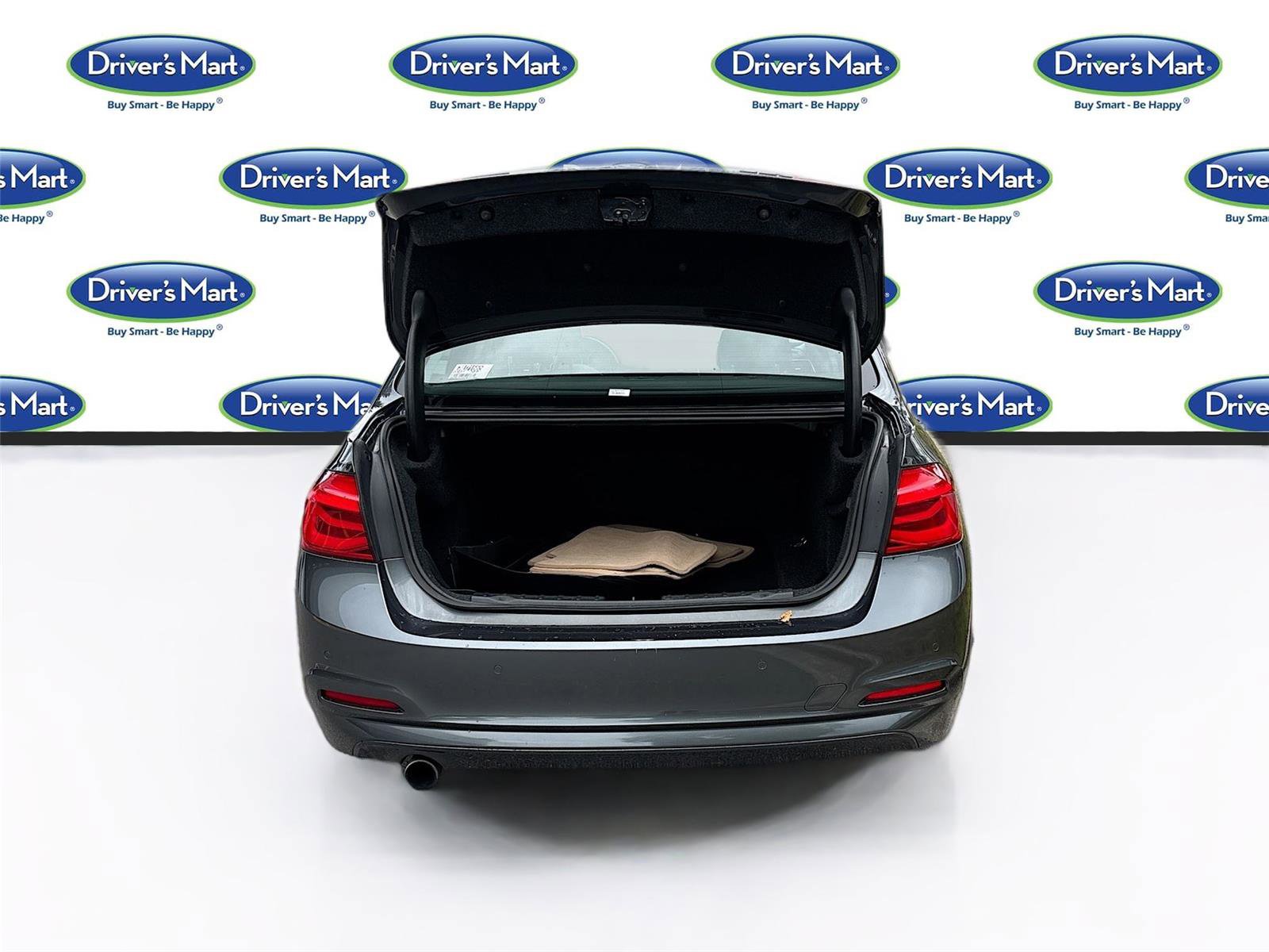 Used 2016 BMW 320i xDrive Sedan image 30