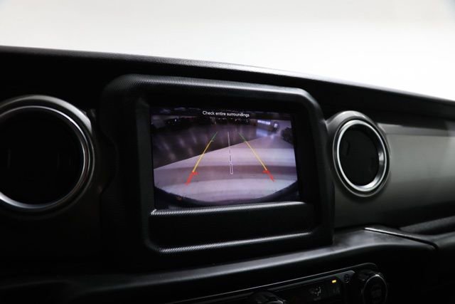 Used 2018 Jeep Wrangler Unlimited Sahara w/ Cold Weather Group image 28