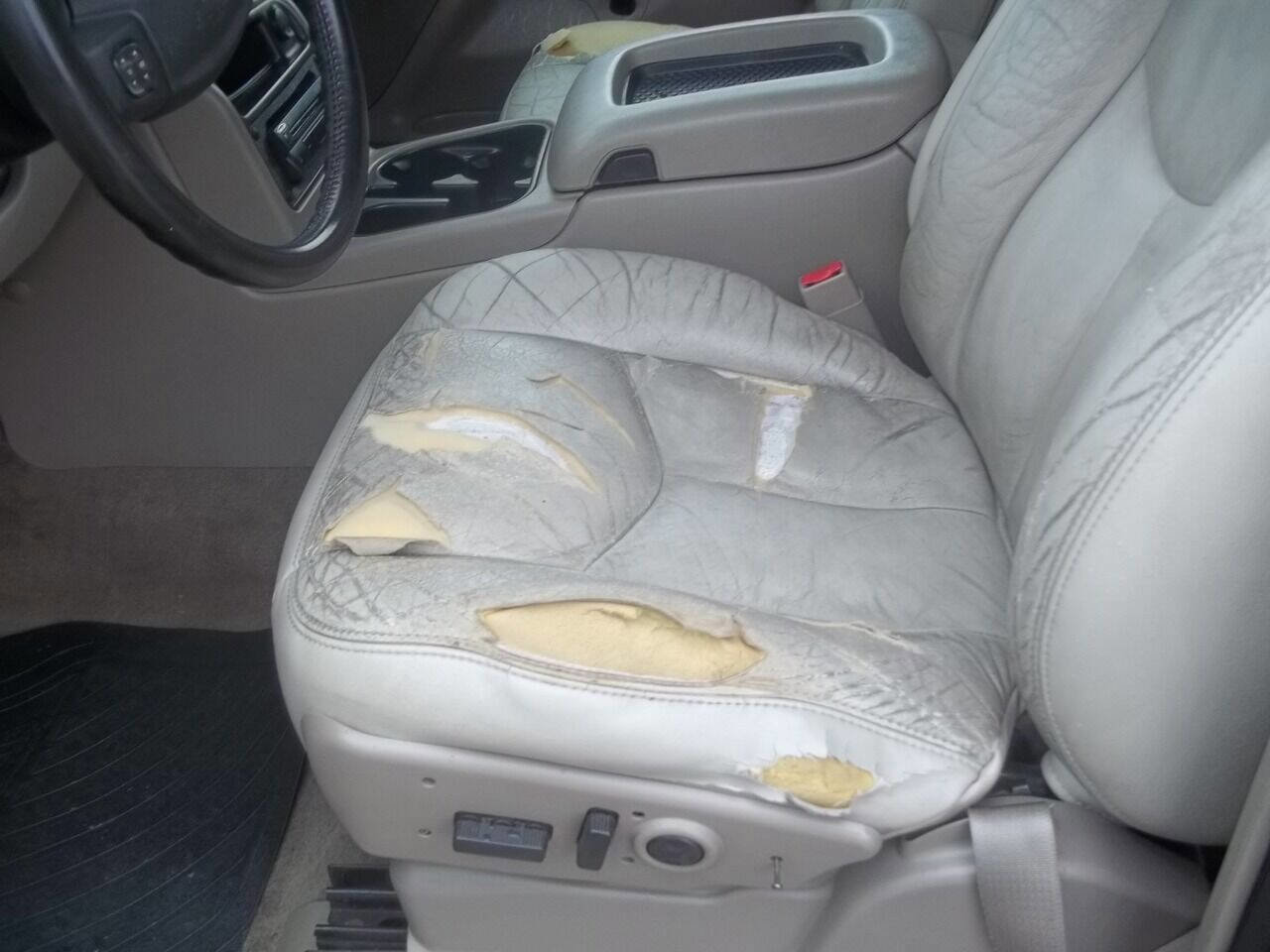 Used 2004 Chevrolet Suburban LT w/ Preferred Equipment Group image 13