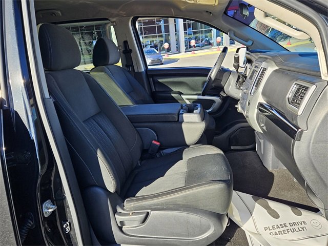 Used 2019 Nissan Titan SV image 14