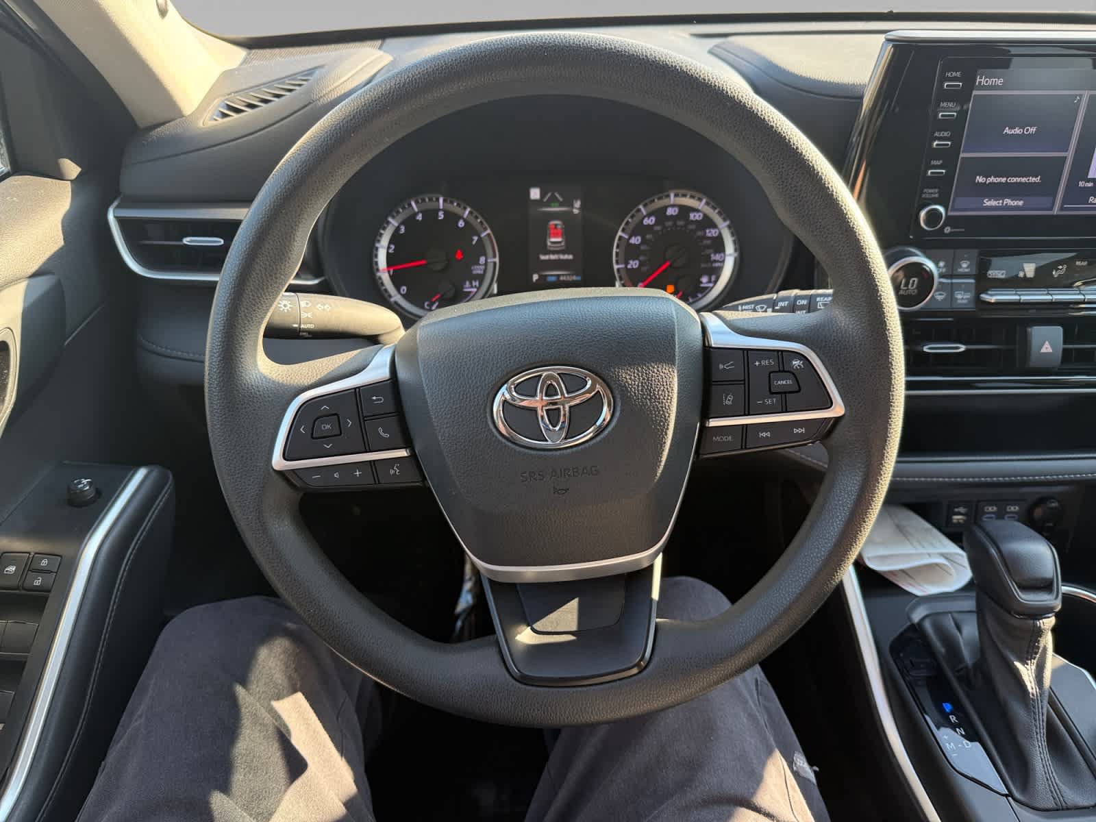 Used 2022 Toyota Highlander L FWD image 13