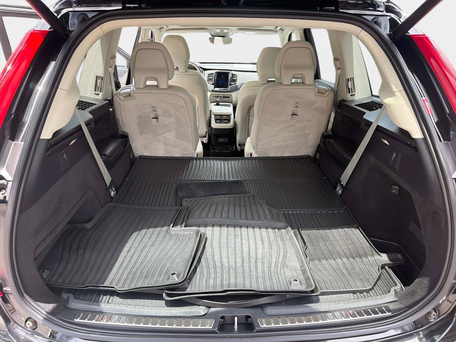 Used 2025 Volvo XC90 B6 Plus w/ Protection Package Premier AWD/4WD image 11