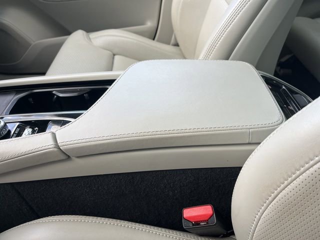 Used 2021 Volvo XC90 T6 Inscription w/ Protection Package Premier AWD/4WD image 37