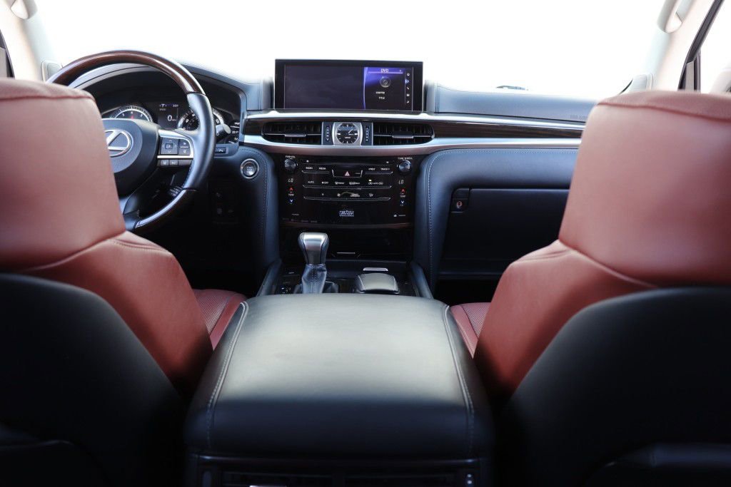 Used 2019 Lexus LX 570 4WD w/ Luxury Package image 71