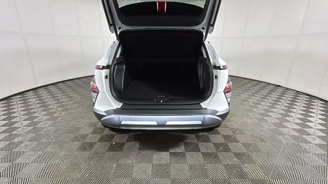 Used 2026 Hyundai Kona Limited FWD image 28