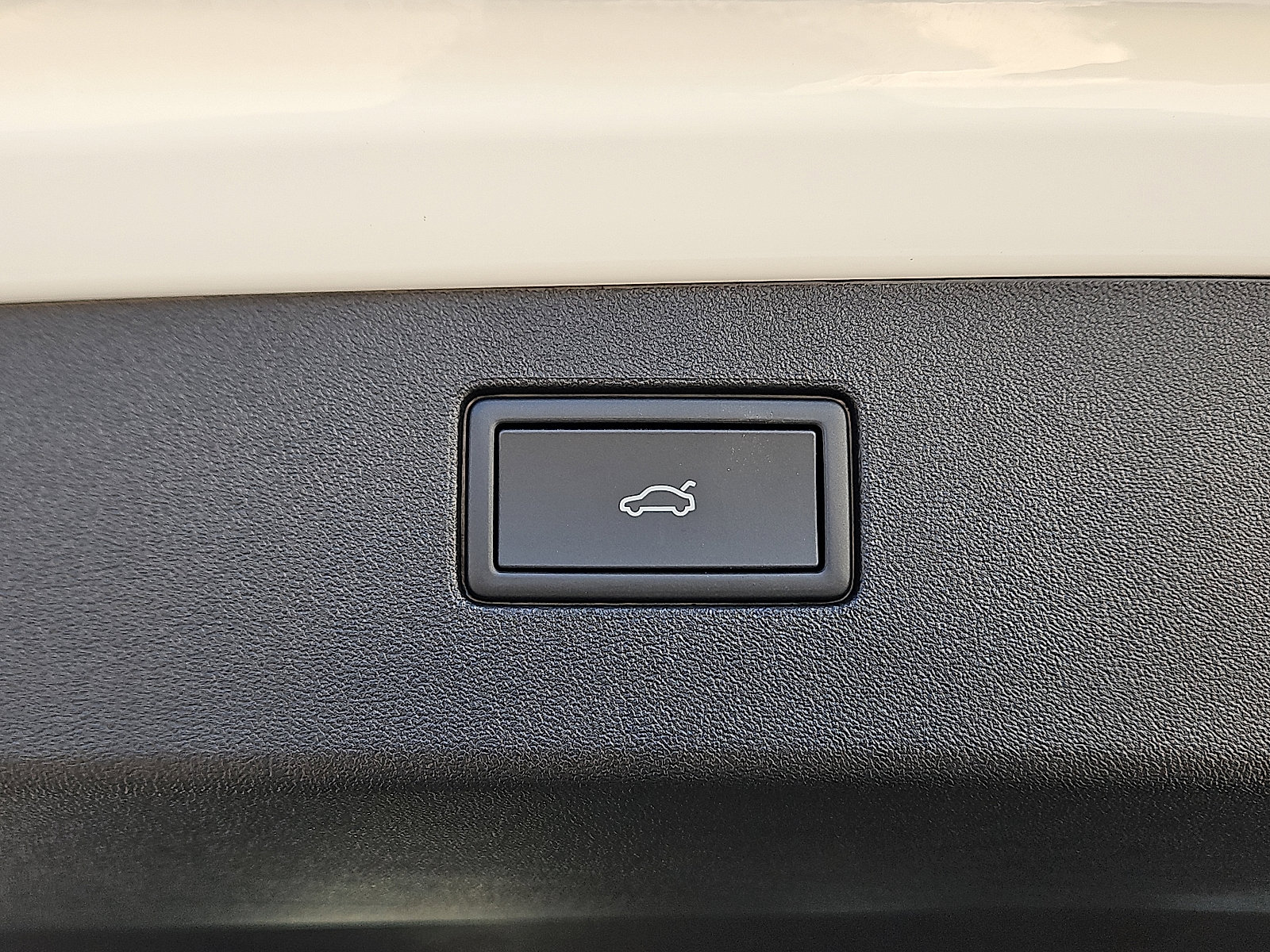 New 2026 Volkswagen Tiguan SE image 8