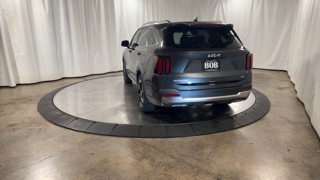 Certified 2025 Kia Sorento EX w/ EX Panoramic Sunroof Package image 11