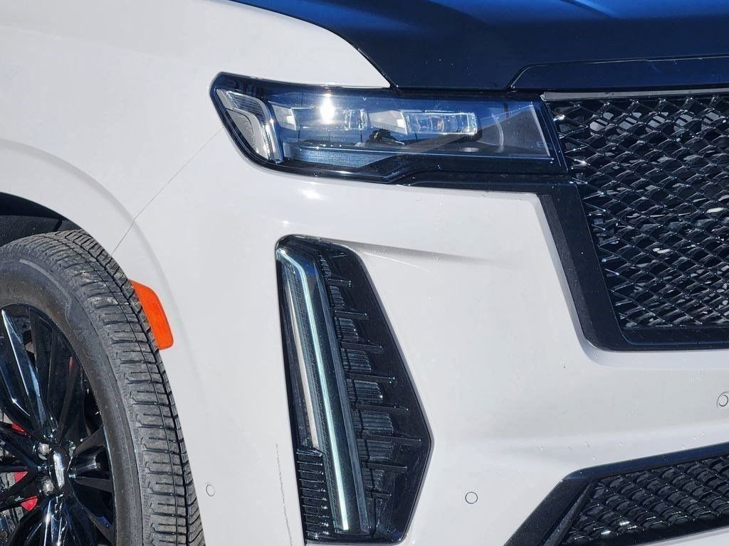 Used 2023 Cadillac Escalade V w/ LPO, ONYX Package image 27