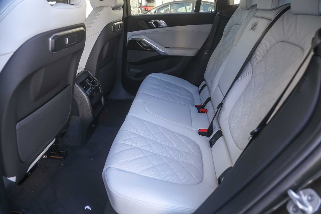 Used 2026 BMW X6 xDrive40i w/ Premium Package AWD/4WD image 15